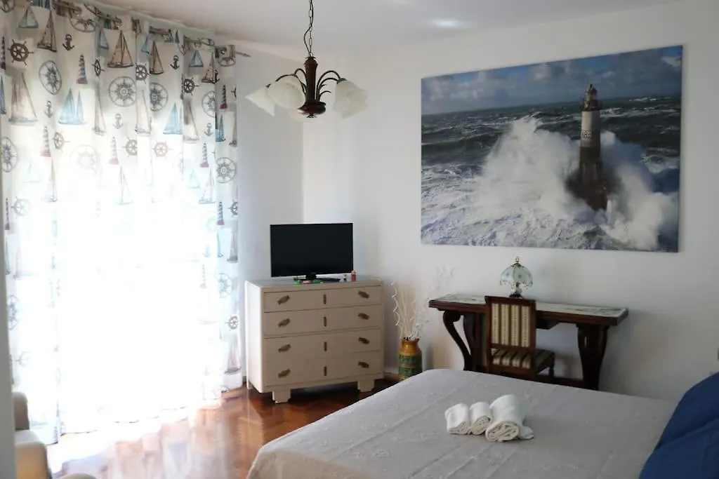 Rossini Apartment Fronte Mare Follonica Italy