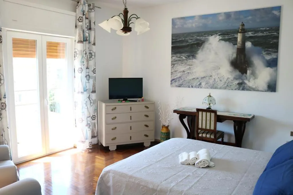 Rossini Apartment Fronte Mare Follonica 0*,