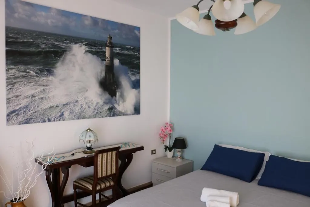 Rossini Apartment Fronte Mare Follonica 0*,  Italy