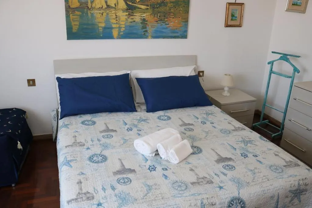 Rossini Apartment Fronte Mare Follonica 0*,